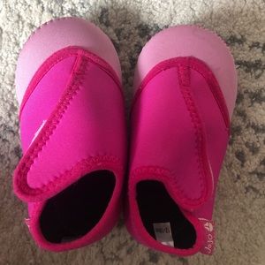 Toddler girl pink water shoes